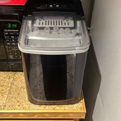 Frigidaire Ice Maker