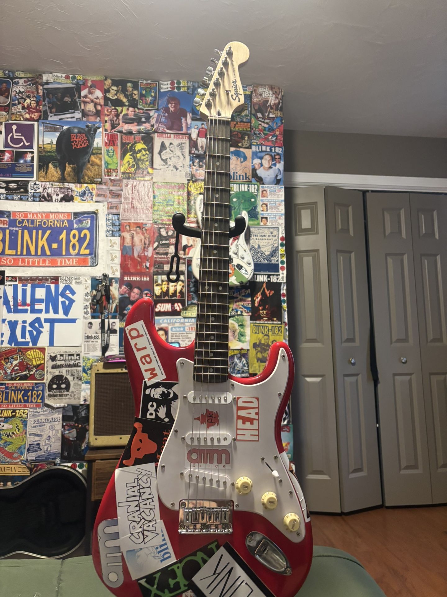 Blink 182 Tom delonge buddha era fender squire replica