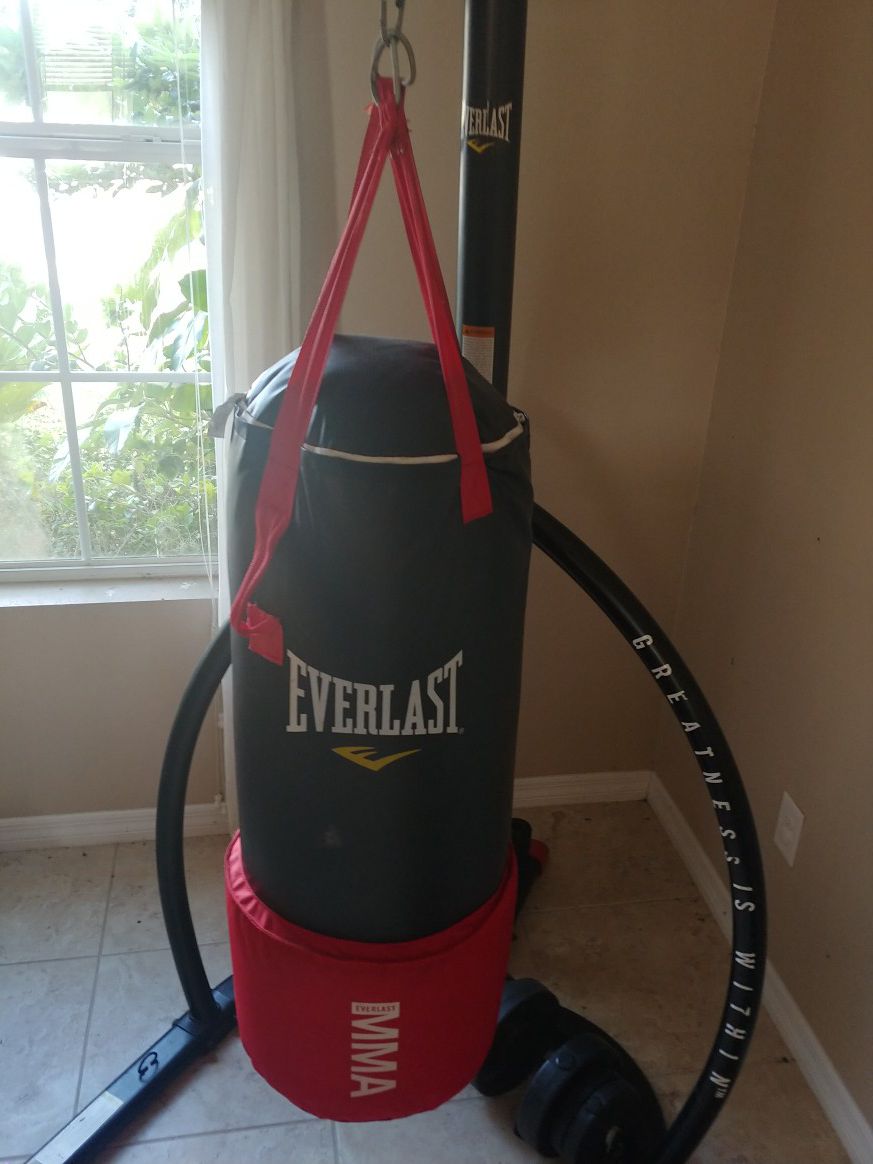 Home boxing gym/Weight Bench and dumbells