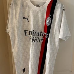 AC Milan 23/24 away Kit, Size Medium.