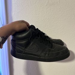 Black Nike
