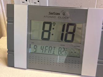 SKYSCAN 87310 ATOMIC WIRELESS DIGITAL CLOCK