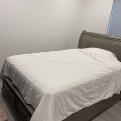 Full Size Bed With Mattress