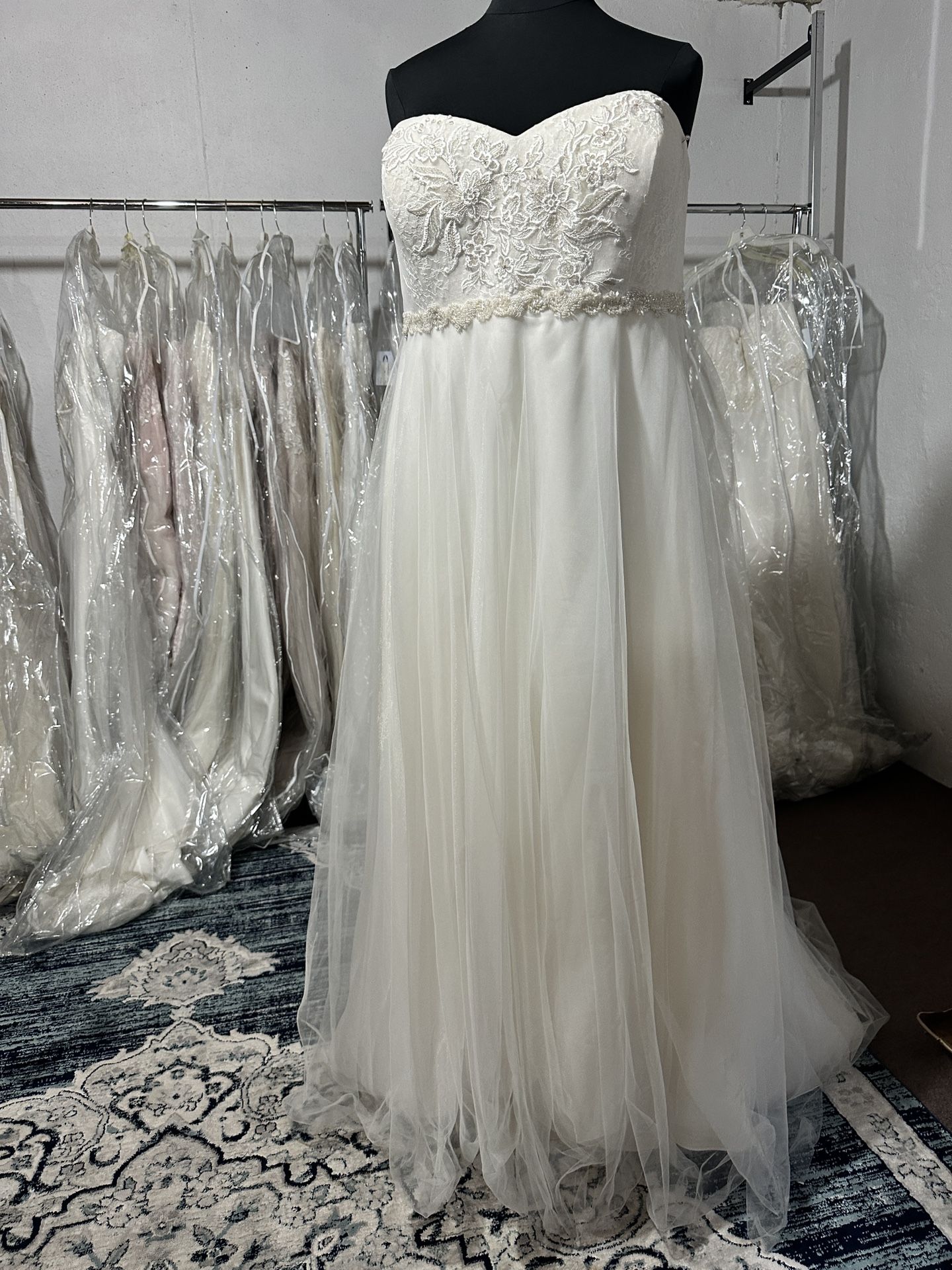Wedding Dress Size 28
