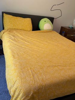 Queen bed set mattress + bedframe