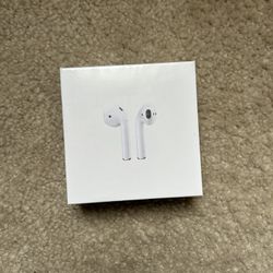 Apple Airpods 2 With Wireless Charging Case
