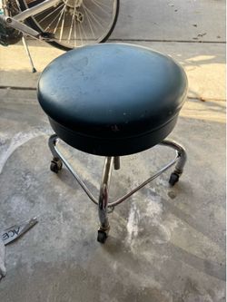 Metal rolling chair