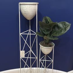 Indoor planters for fake plants
