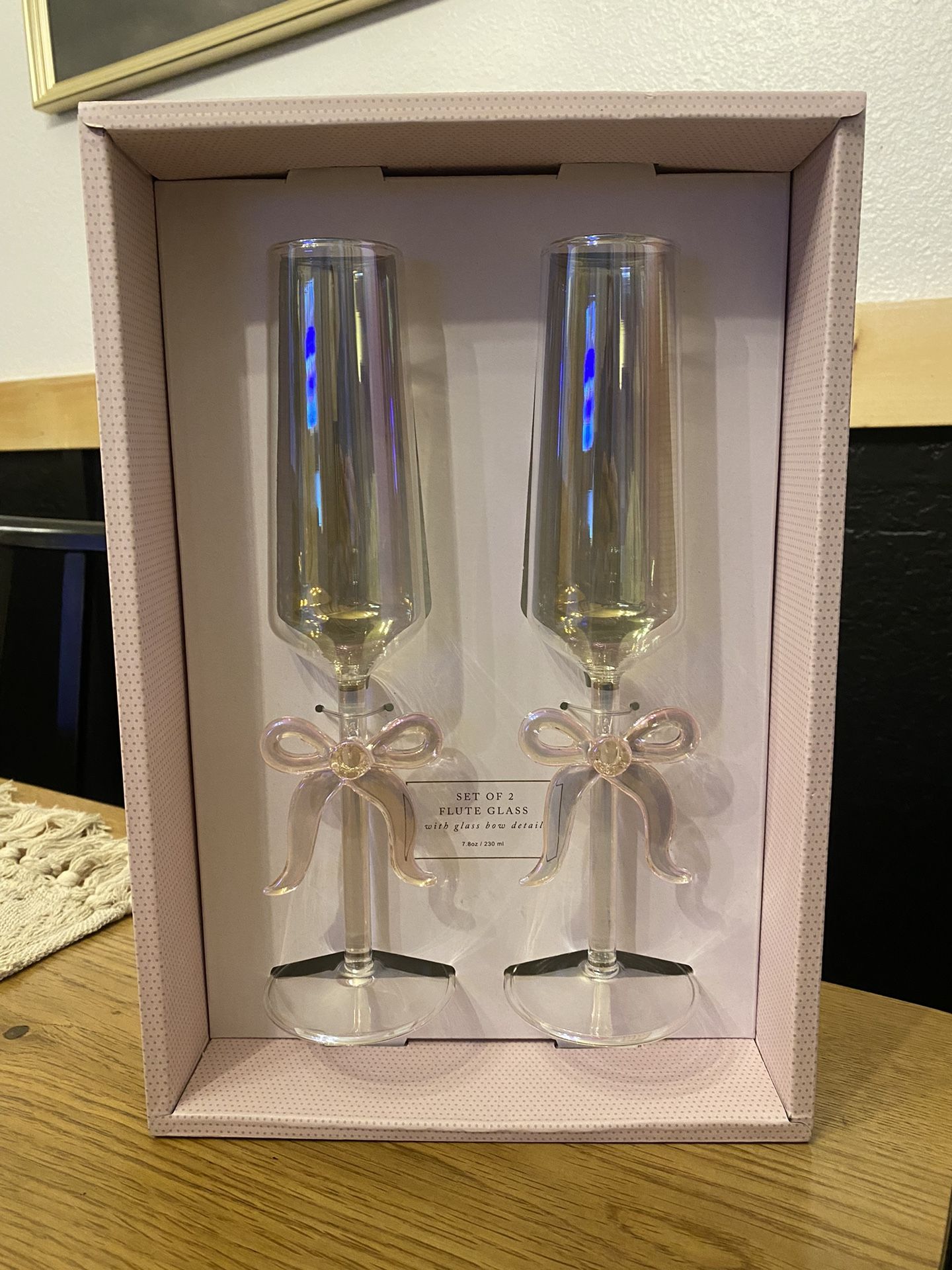 Viral Cupcakes & Cashmere Flutes Valentines