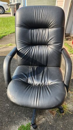 Black Leather High-Back Office Chair
