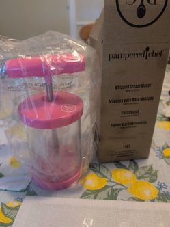 Whipped cream maker