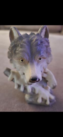 Wolf Figurine