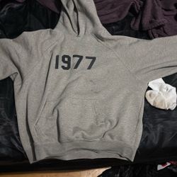 Fear of God Essentials “1977” Hoodie – Dark Oat Grey – Size [Small}