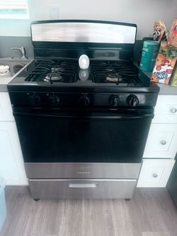 Amana Gas Range Stove