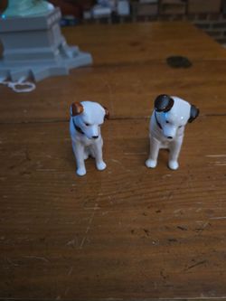 2 RCA NIPPER ceramic figurines