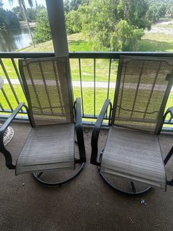 HAMPTON BAY SWIVEL CHAIRS