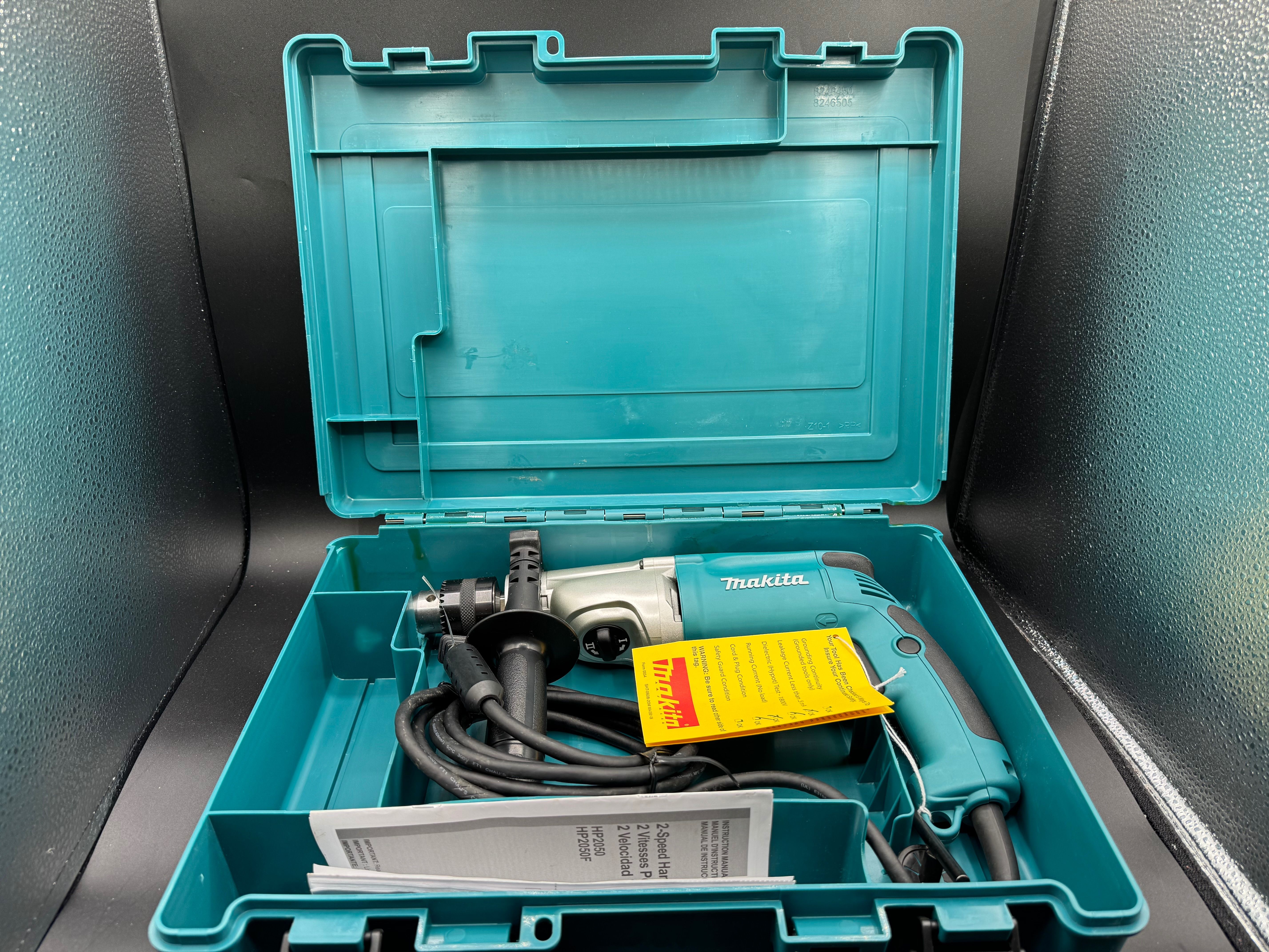 Makita 3/4" Corded Hammer Drill 120V w/Handle & Carry Case HP2050