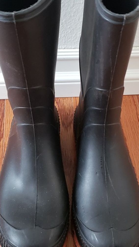 Kids Rain Boots SIZE 4