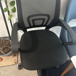 Revolving Office Chair With Height Adjustment