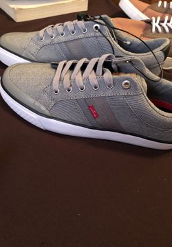 Levi’s 9 1/2 men’s shoes. 8 1/2 London fog shoes