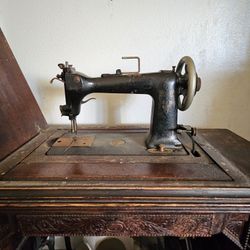 Antique Vintage Sewing Machine