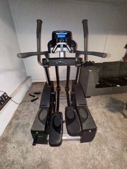 TRUE Fitness TSX Elliptical Machine