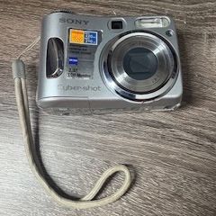 Sony Cybershot 4.1MP Carl Zeiss DSC-S90 Digital Camera 512MB Memory Card 2.5” LCD