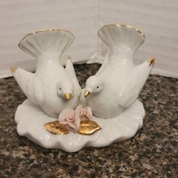 Lefton Fine China 1987 Hand Painted Gold Tip Turtle Doves 06303