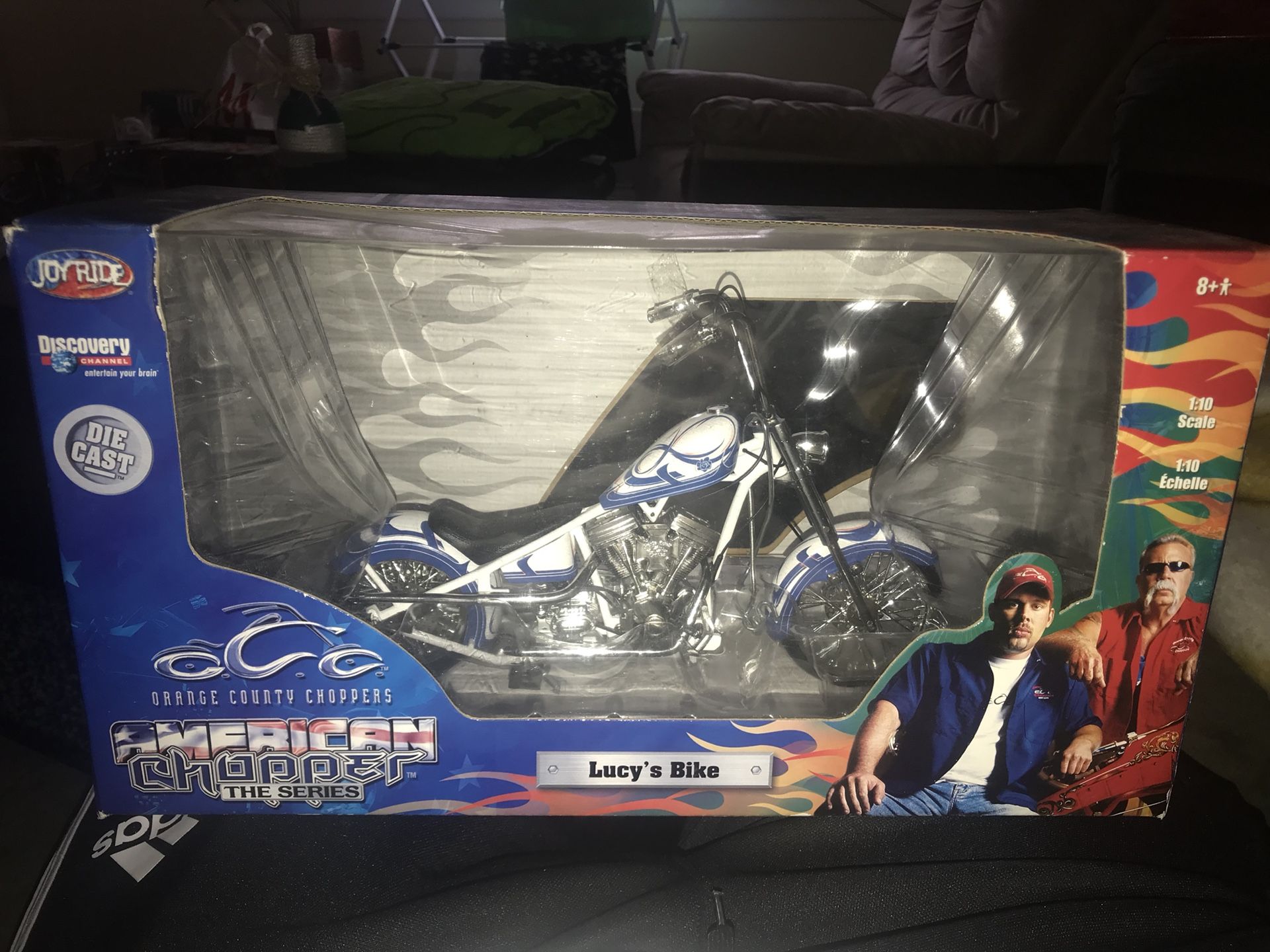 American Chopper Lucy’s Bike-1:10 scale die-cast