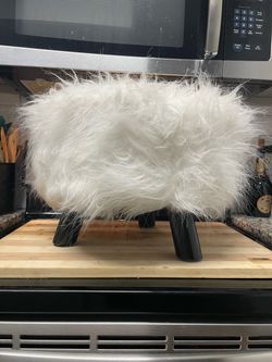 17” x 13” Round Faux Fur Plush White Foot Stool Ottoman