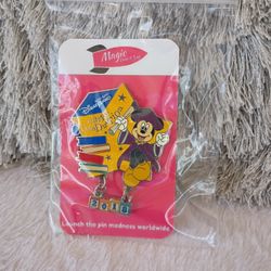 Happy Graduation 2018 Mickey Mouse Pin