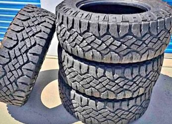 275 70 18 Goodyear tires Con 80% de Vida Las 4