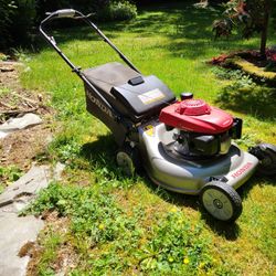 Honda Lawn Mower - Like-New