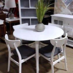 5 Piece Solid Round Dining or Kitchen Set - New 
