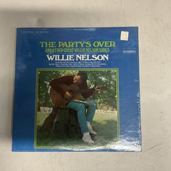 🎶Willie Nelson – 2 Vintage Vinyl Records – $100 (Midtown)