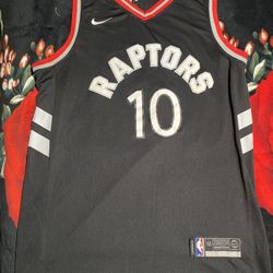 Demar DeRozan Jersey size L