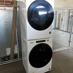 Whirlpool White Washer And Dryer Set RU53B
