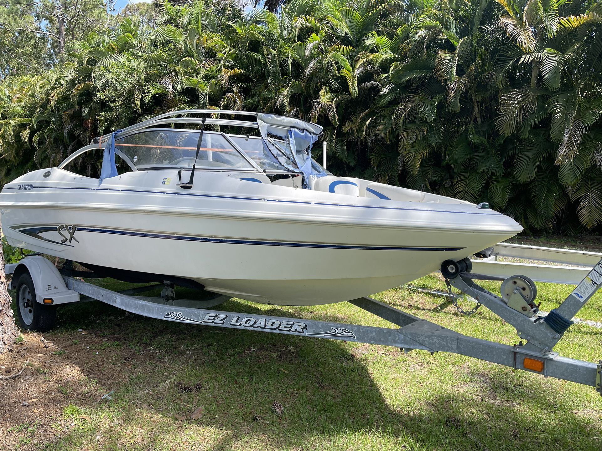 2004 Glastron 195 Bowrider Boat With Trailer.  