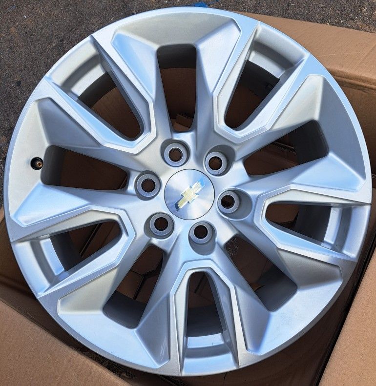 2023 CHEVY SILVERADO 1500 OEM RIMS NEW___ 6 LUG for Sale in Houston