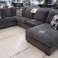 Ashley/ Sectional, Seccional, Couch 