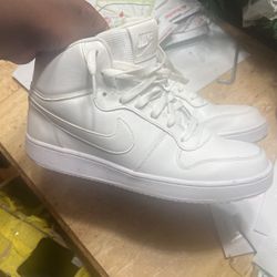 Nikes Shoes