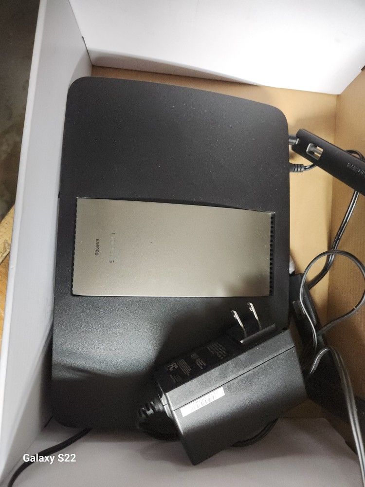 Linksys EA6400 AC1600 Wi-Fi Wireless Dual-Band Router