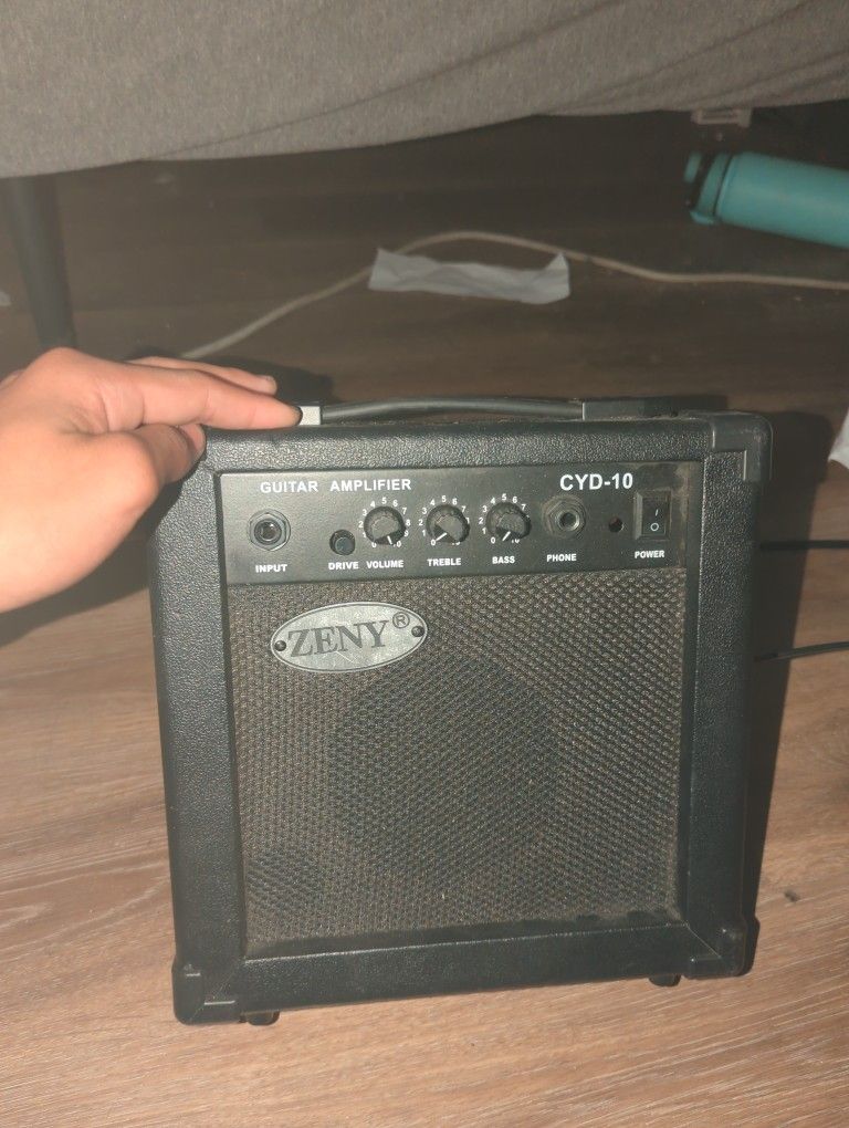 Zeny 10 Watt Guitar Amp