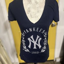 VS PINK YANKEES SHIRT