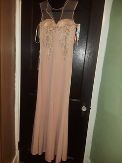 Dress brand new ,high quality very soft clothes, dont need ironing
