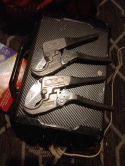 2 Klein Tools Ratcheting Cut Pvc