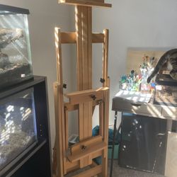 PERFECT CONDITION WOODEN EASEL