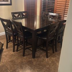 Dining room table