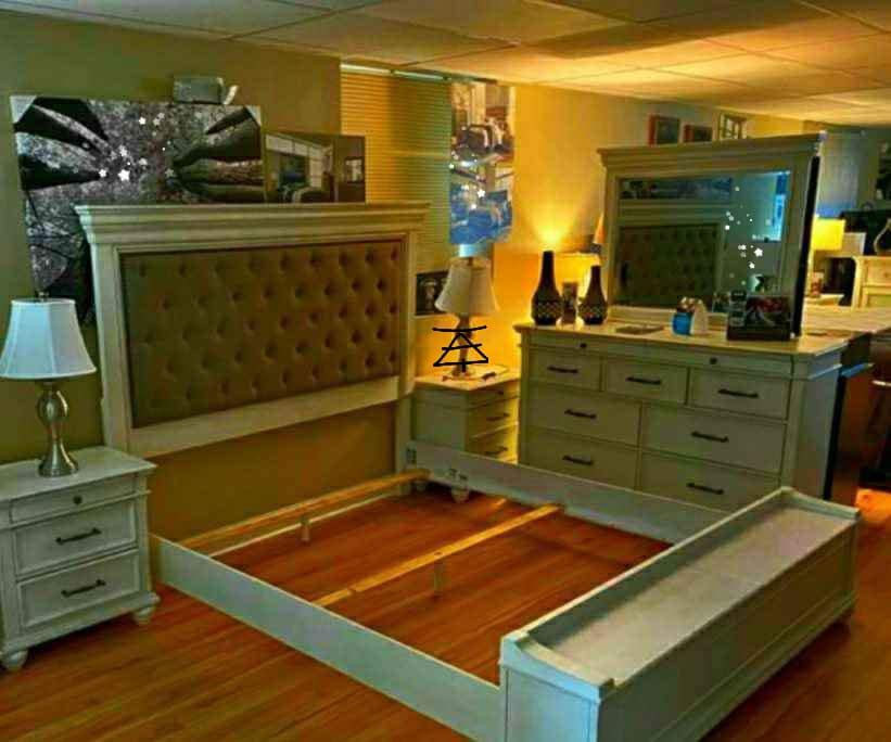 Kanwyn Whitewash King Panel Bed
Ashley Furniture$10 Down Payment And Financing Available