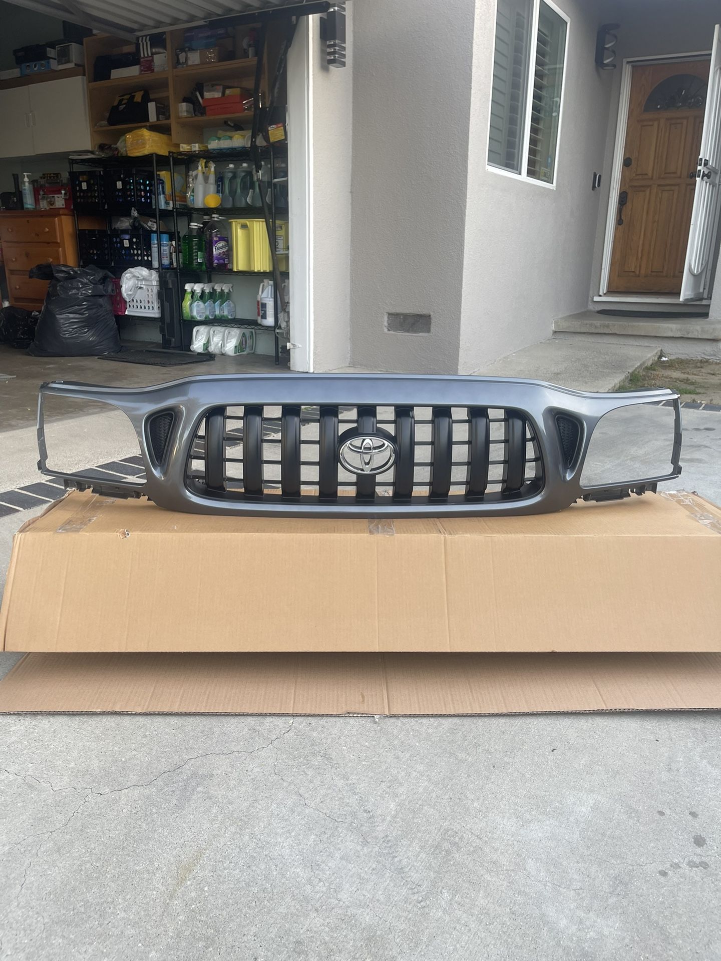 2002 Toyota Tacoma OEM Front Grille